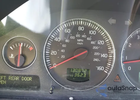 2005 Volvo V70 2.5T z USA, uszkodzony, nr VIN YV1SW592652505684